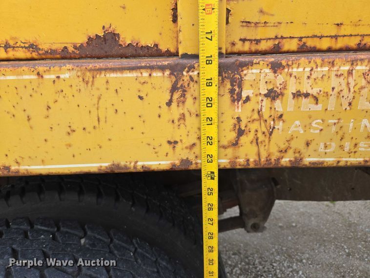 image for item DR3885 1970 Ford F750 dump truck