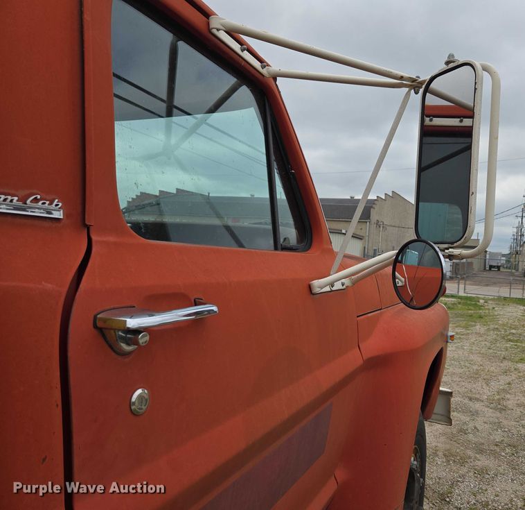 image for item DR3885 1970 Ford F750 dump truck