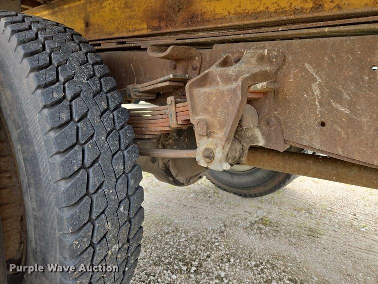 image for item DR3885 1970 Ford F750 dump truck