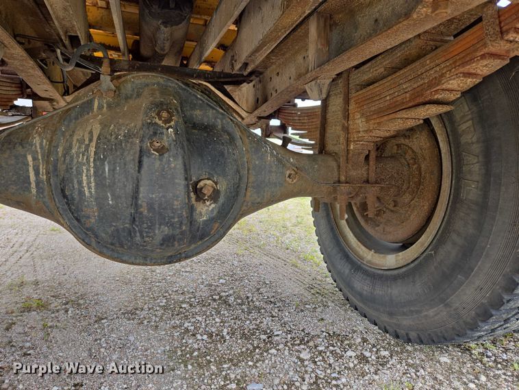 image for item DR3885 1970 Ford F750 dump truck