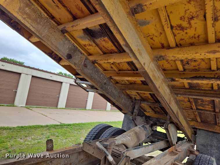 image for item DR3885 1970 Ford F750 dump truck