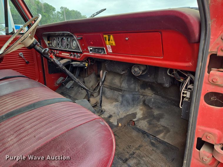 image for item DR3885 1970 Ford F750 dump truck