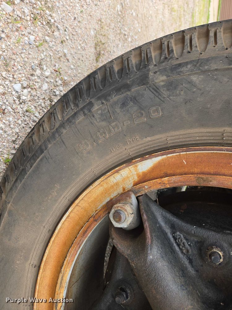 image for item DR3885 1970 Ford F750 dump truck