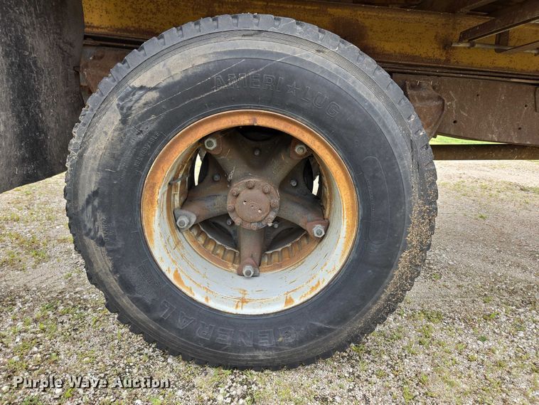 image for item DR3885 1970 Ford F750 dump truck