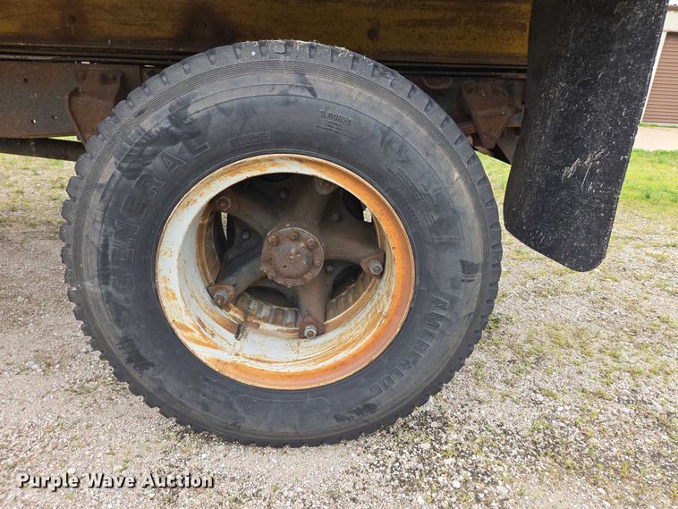 image for item DR3885 1970 Ford F750 dump truck