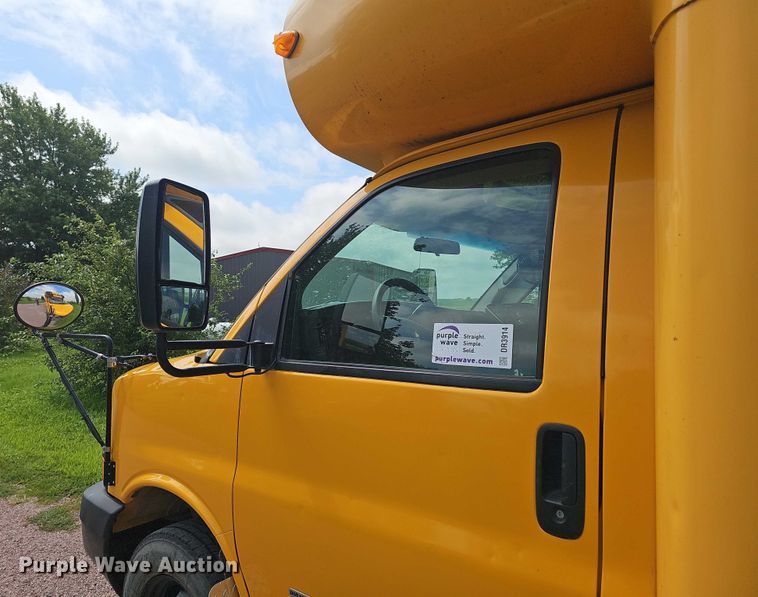 image for item DR3914 2009 Chevrolet Express school bus