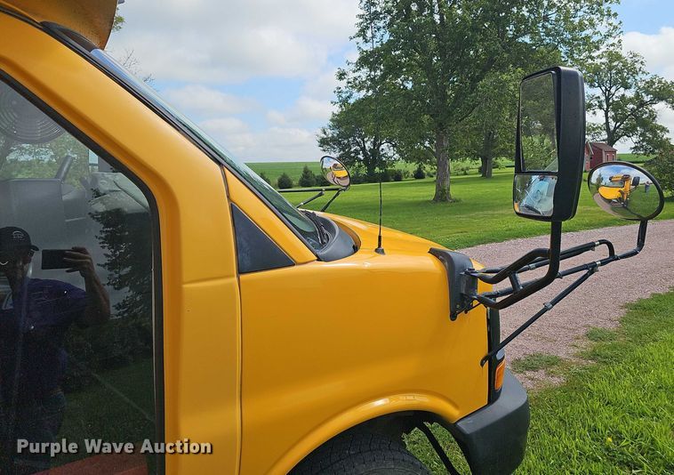 image for item DR3914 2009 Chevrolet Express school bus