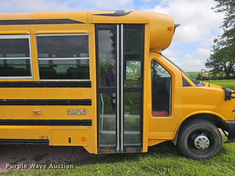 image for item DR3914 2009 Chevrolet Express school bus