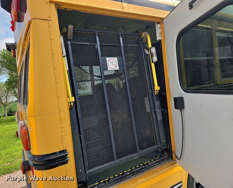 image for item DR3914 2009 Chevrolet Express school bus