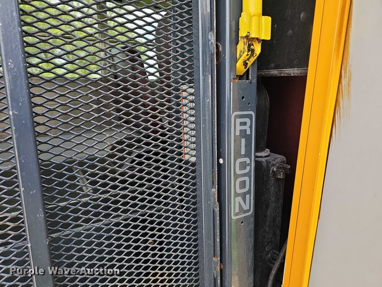 image for item DR3914 2009 Chevrolet Express school bus