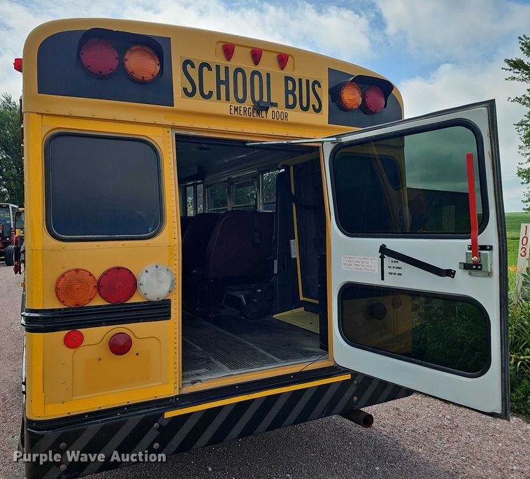 image for item DR3914 2009 Chevrolet Express school bus