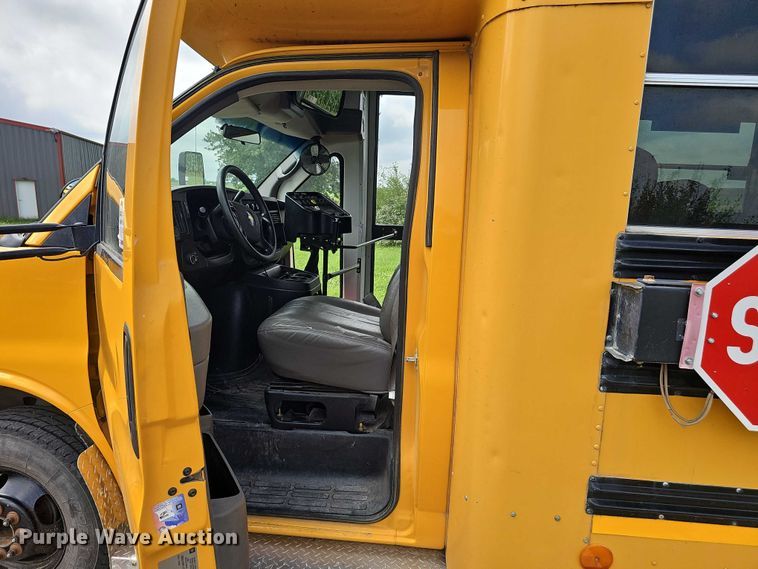 image for item DR3914 2009 Chevrolet Express school bus