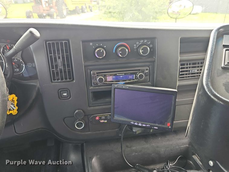 image for item DR3914 2009 Chevrolet Express school bus