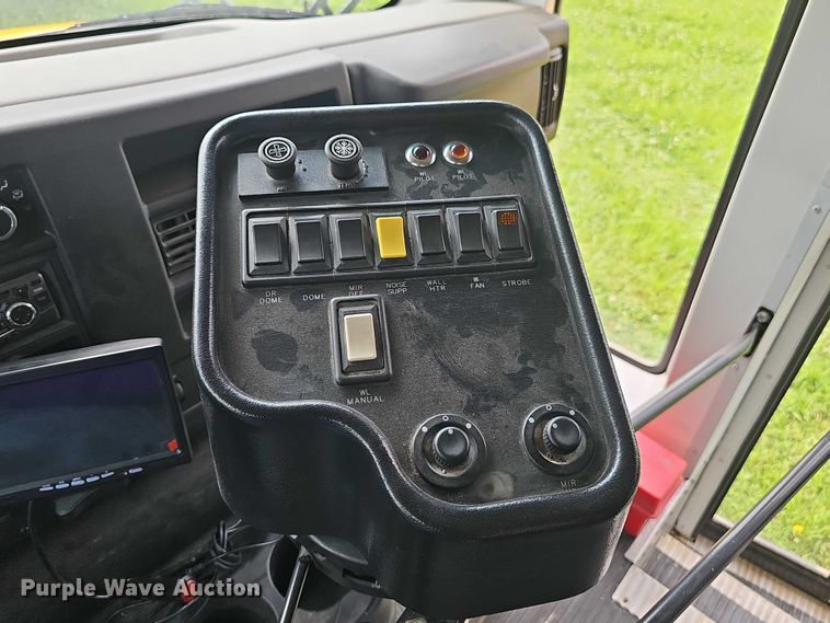 image for item DR3914 2009 Chevrolet Express school bus