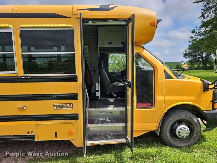 image for item DR3914 2009 Chevrolet Express school bus