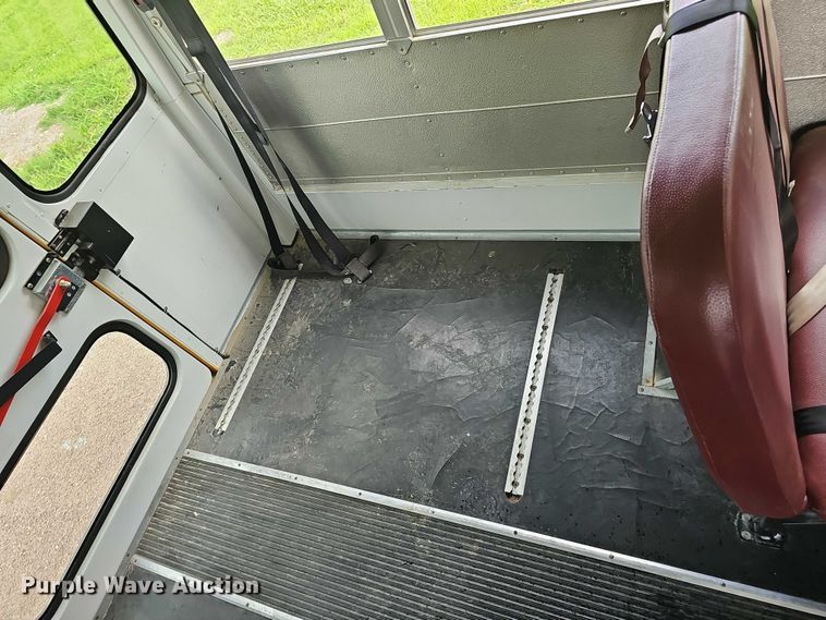 image for item DR3914 2009 Chevrolet Express school bus