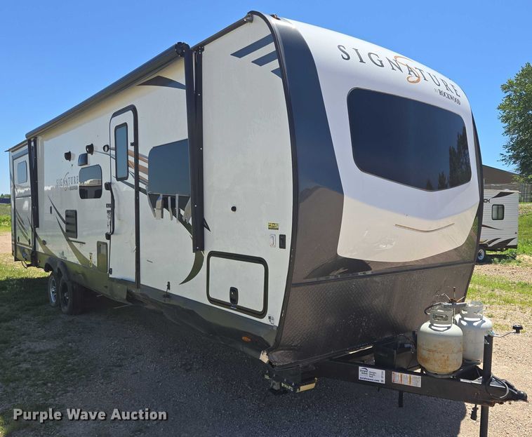 image for item DT7241 2020 Forest River Rockwood camper