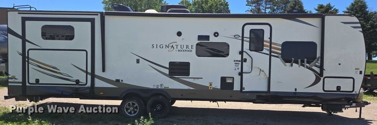 image for item DT7241 2020 Forest River Rockwood camper