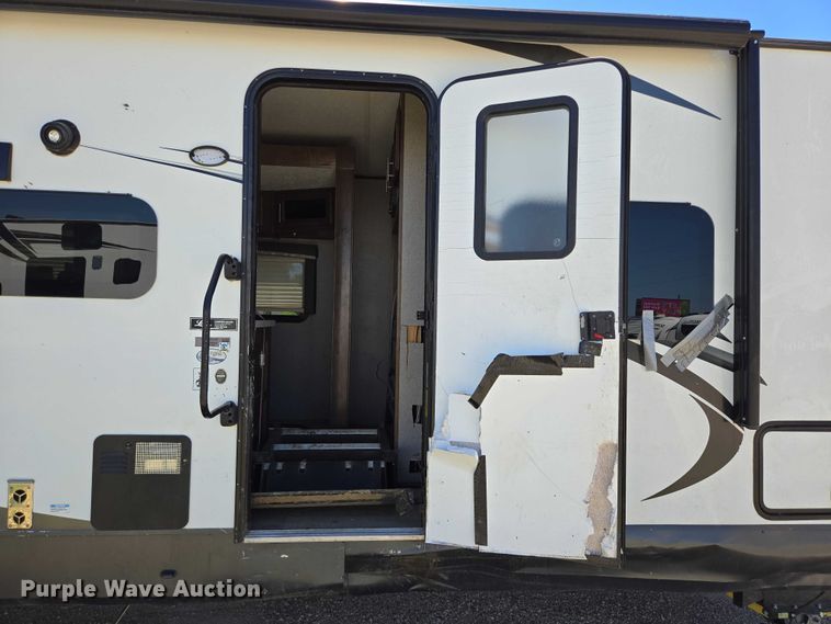 image for item DT7241 2020 Forest River Rockwood camper