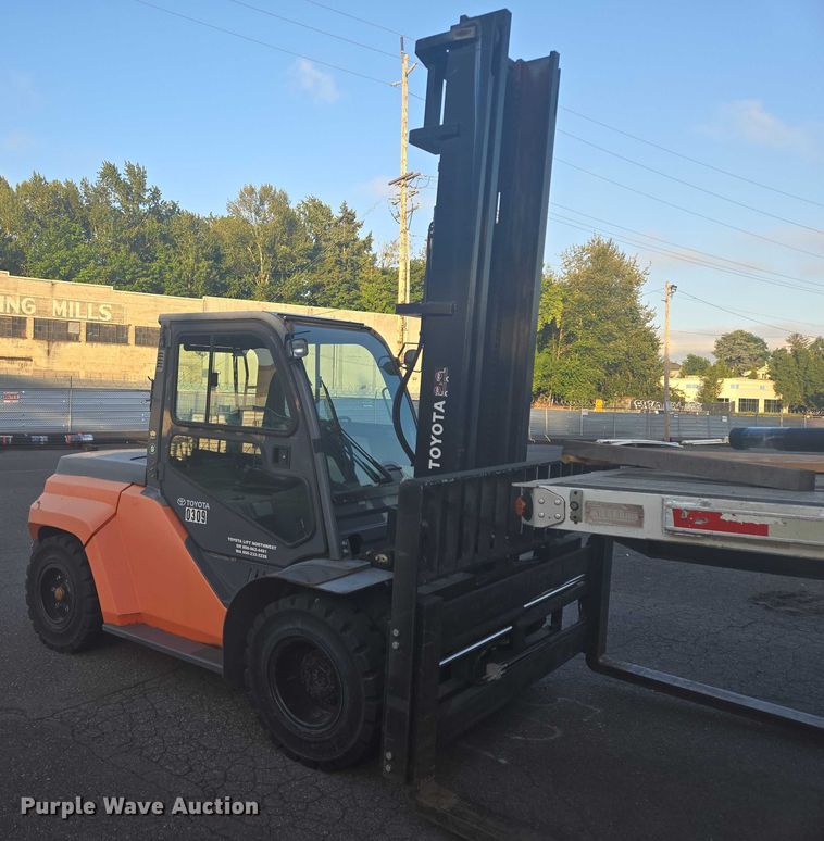 image for item DT7245 2015 Toyota 8FD80U forklift