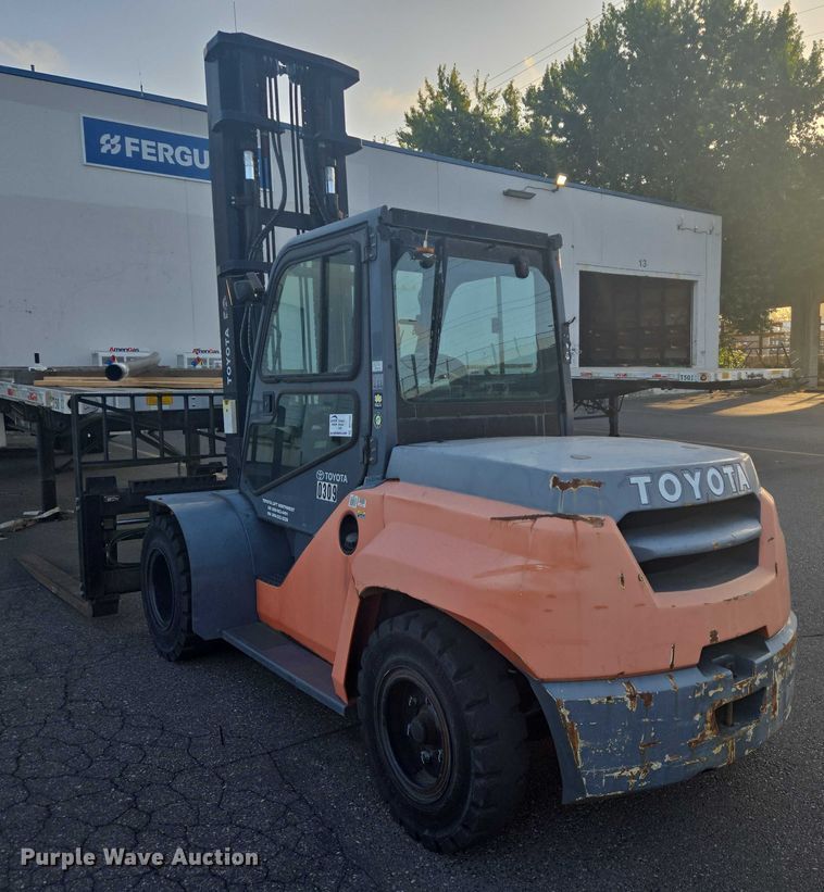 image for item DT7245 2015 Toyota 8FD80U forklift