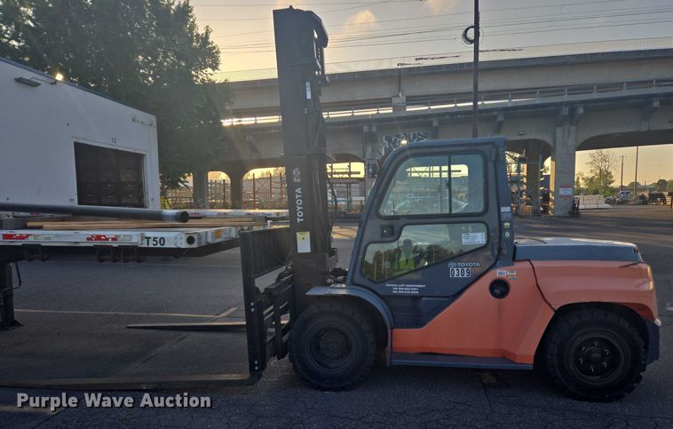 image for item DT7245 2015 Toyota 8FD80U forklift
