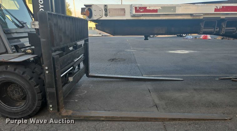 image for item DT7245 2015 Toyota 8FD80U forklift