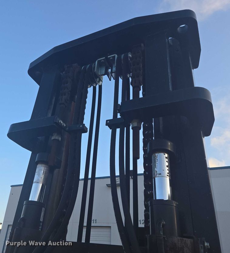 image for item DT7245 2015 Toyota 8FD80U forklift