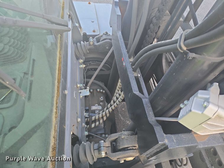 image for item DT7245 2015 Toyota 8FD80U forklift