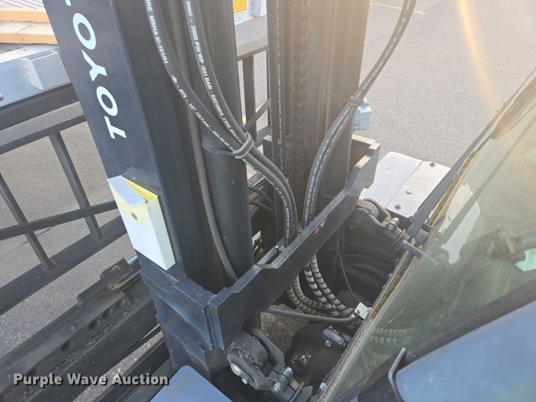 image for item DT7245 2015 Toyota 8FD80U forklift