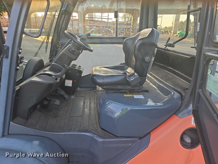 image for item DT7245 2015 Toyota 8FD80U forklift