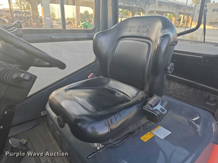 image for item DT7245 2015 Toyota 8FD80U forklift