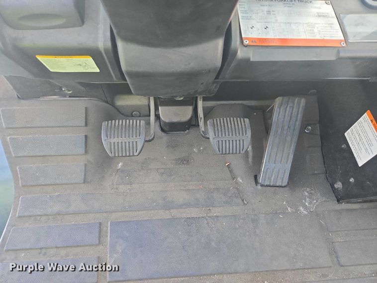 image for item DT7245 2015 Toyota 8FD80U forklift