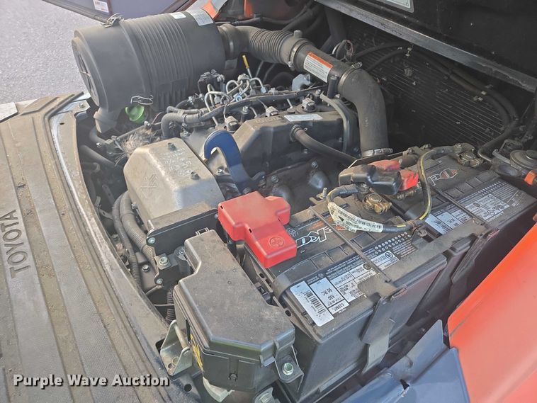 image for item DT7245 2015 Toyota 8FD80U forklift