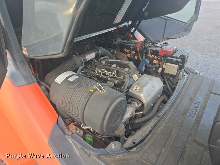 image for item DT7245 2015 Toyota 8FD80U forklift