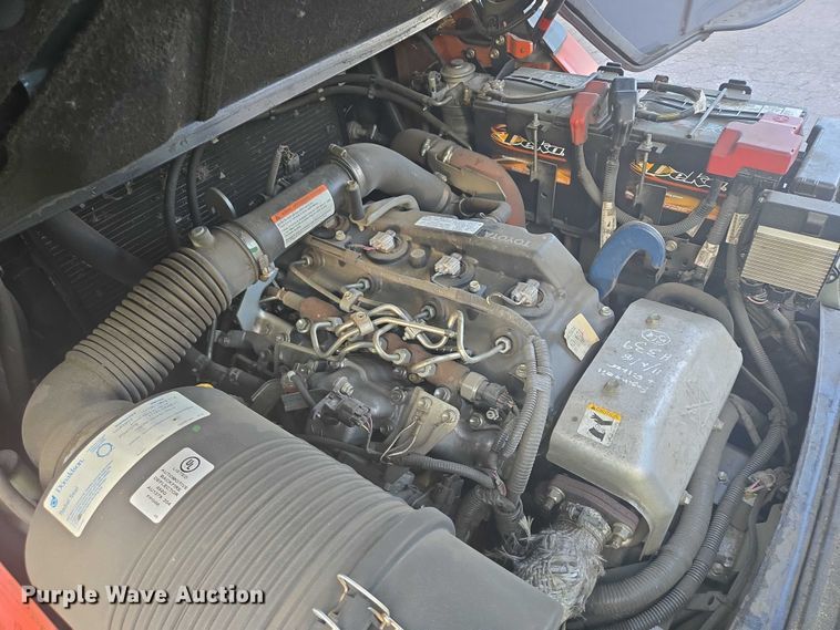 image for item DT7245 2015 Toyota 8FD80U forklift