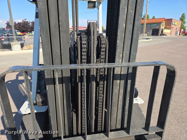 image for item DT7249 2015 UniCarriers PF70 forklift