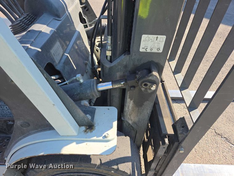 image for item DT7249 2015 UniCarriers PF70 forklift