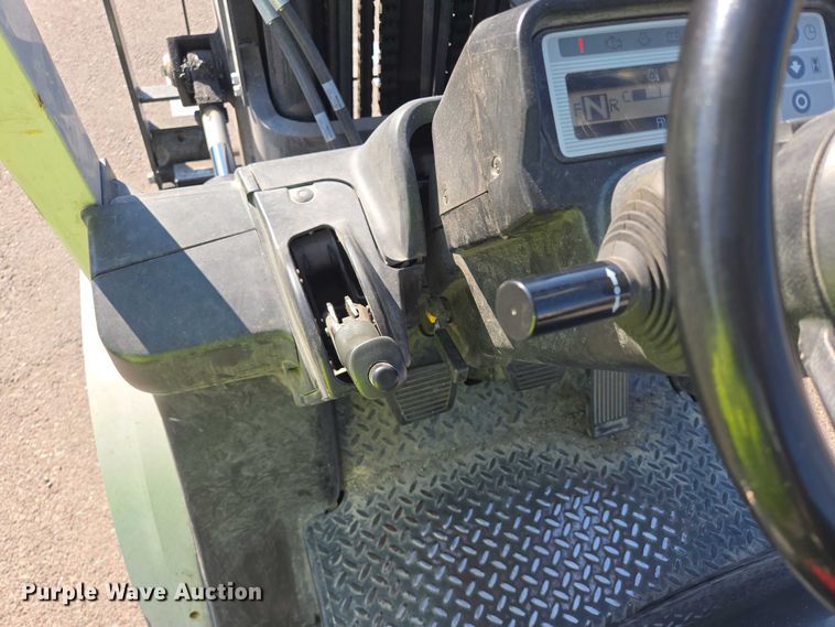 image for item DT7249 2015 UniCarriers PF70 forklift