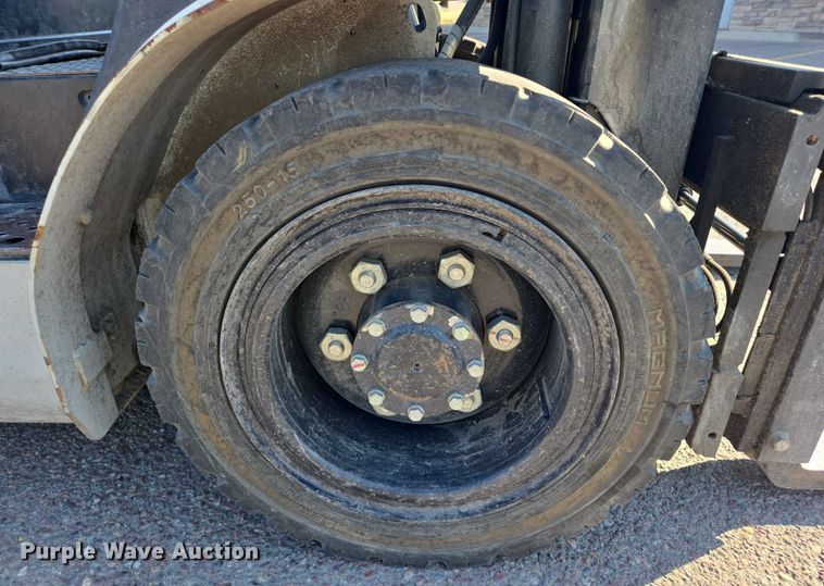 image for item DT7249 2015 UniCarriers PF70 forklift