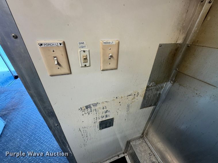 image for item DU9346 2018 Salvation Trailers food trailer