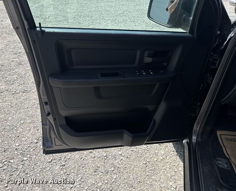 image for item DU9945 2016 Dodge Ram 1500  Crew Cab pickup truck