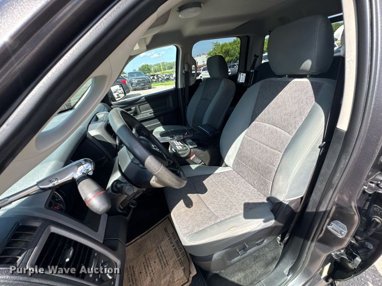 image for item DU9945 2016 Dodge Ram 1500  Crew Cab pickup truck