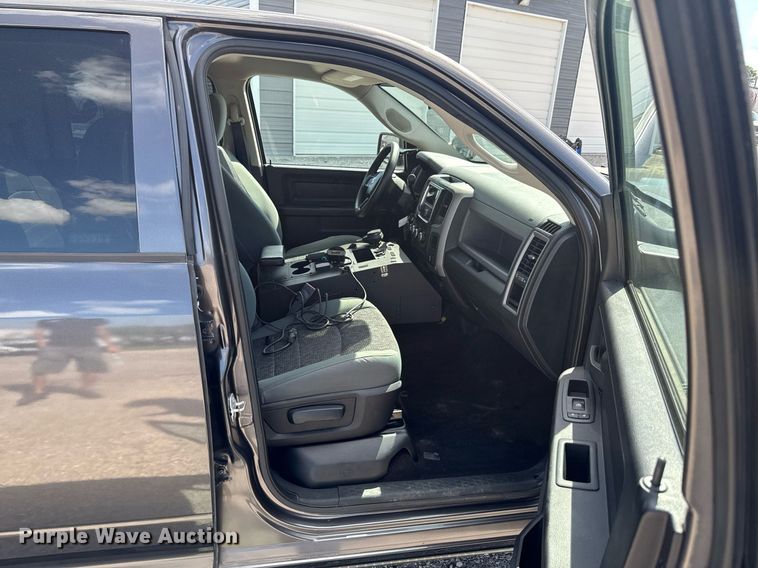 image for item DU9945 2016 Dodge Ram 1500  Crew Cab pickup truck