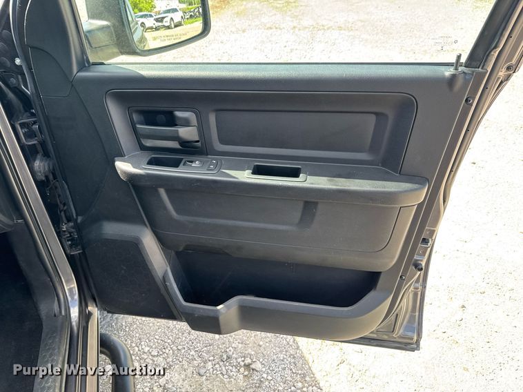 image for item DU9945 2016 Dodge Ram 1500  Crew Cab pickup truck