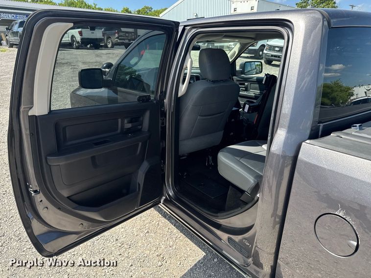 image for item DU9945 2016 Dodge Ram 1500  Crew Cab pickup truck