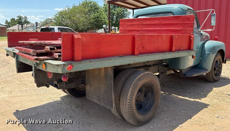 image for item DW5121 1952 Ford F40 dump flatbed truck