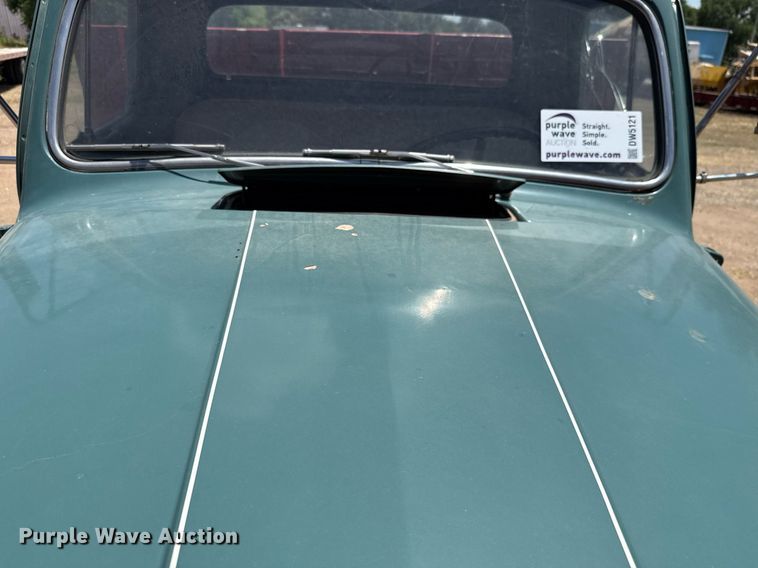 image for item DW5121 1952 Ford F40 dump flatbed truck