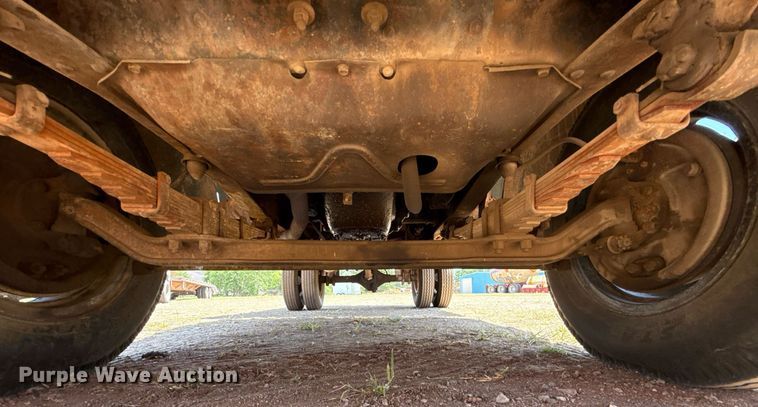 image for item DW5121 1952 Ford F40 dump flatbed truck