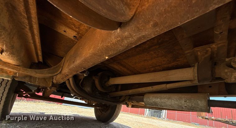 image for item DW5121 1952 Ford F40 dump flatbed truck